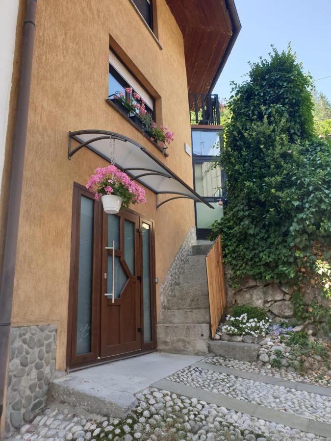Apartma Na Klancu コバリード エクステリア 写真